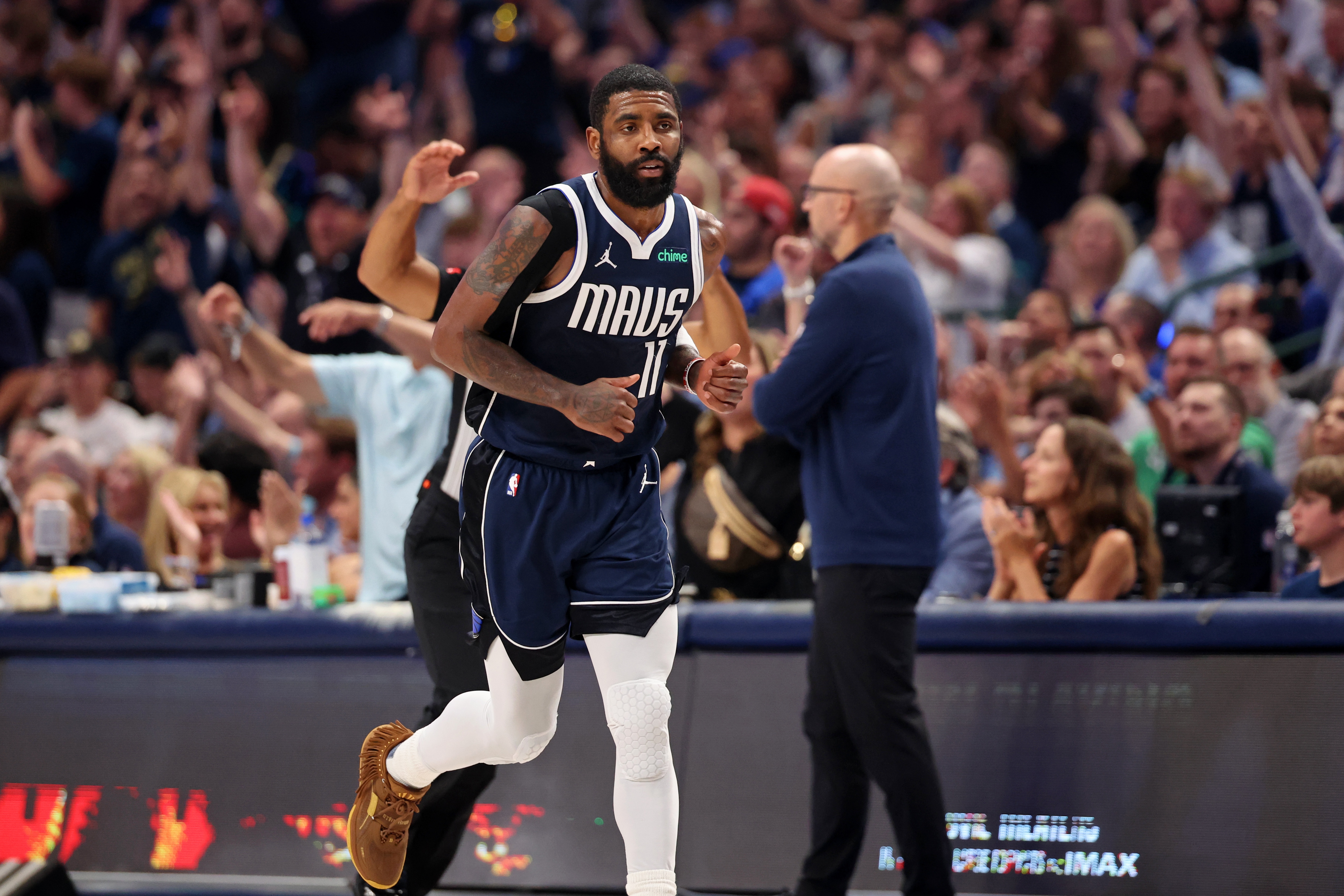 基德：欧文是天生的大场面先生 他能让我们在关键局面更有利